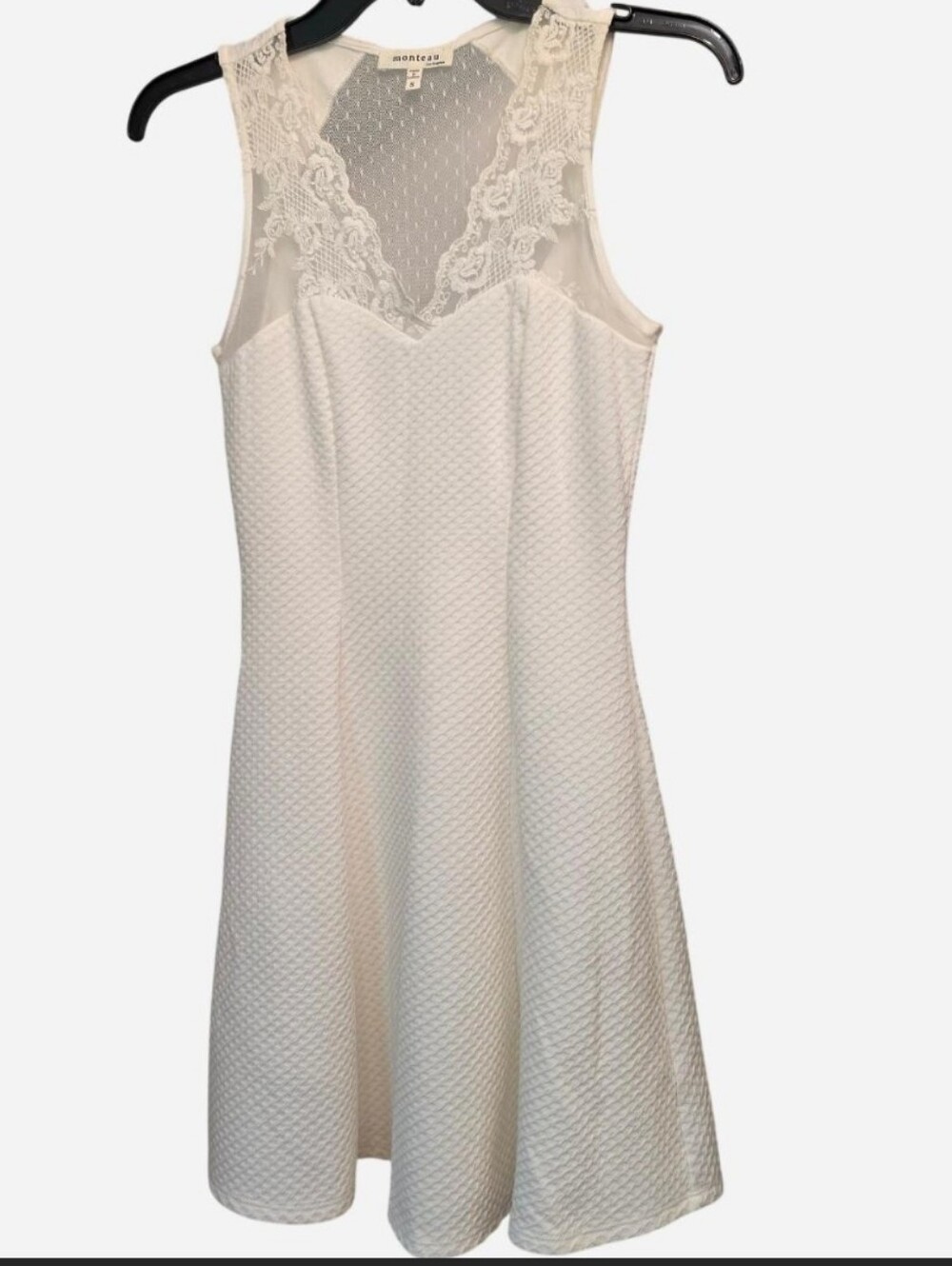 Monteau Los Angeles White Ivory with Lace and fully lined Dress in size Small